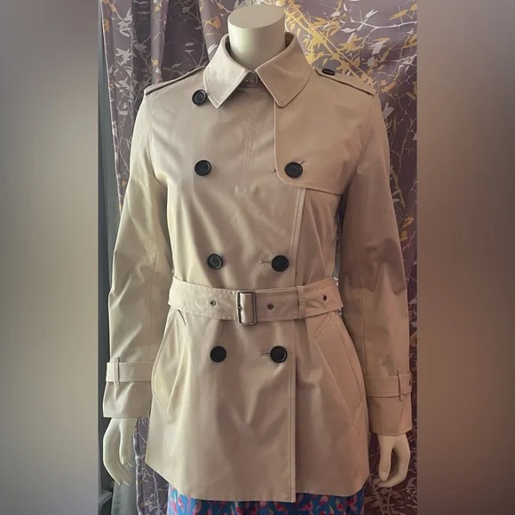 GORGEOUS Coach Short Trench, NWT, Porcelain, Size Medium - Picture 2 of 10